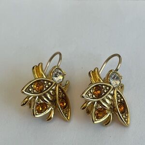Pristine Joan Rivers Pierced Bee Earrings Gold Tone Orange & Clear stones. EUC